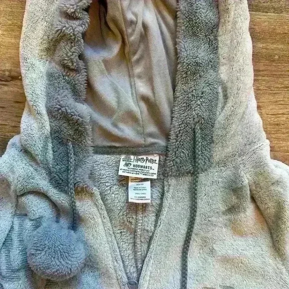 World of Harry Potter women’s size small gray onesie, footless, unworn, cozy - Picture 4 of 6
